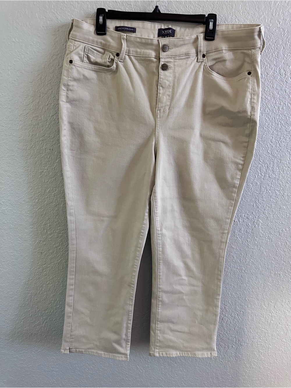 NYDJ Marilyn Straight Lift Tuck Beige Straight Leg Crop Jeans Women’s Size‎ 18